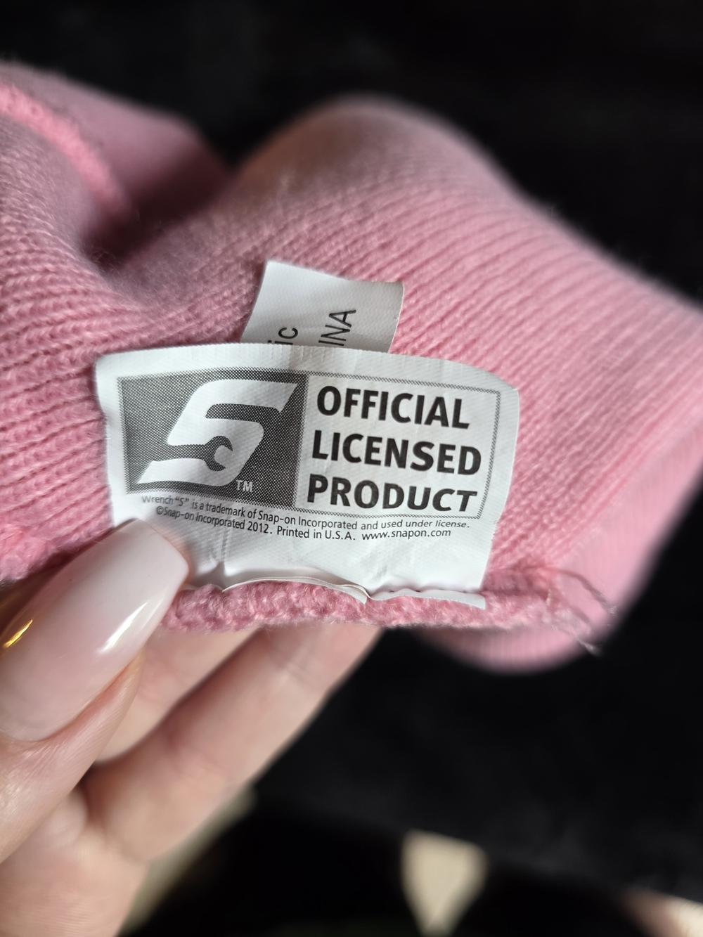 Snap-on Pink Knit Beanie Hat Black Tribal Graphic Official Licensed - Picture 3 of 3